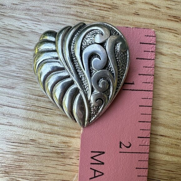 VTG EGE '89 Brooch Pin 1.5" Heart Shape Southwestern Style Pewter Spiral Feather - Picture 5 of 6